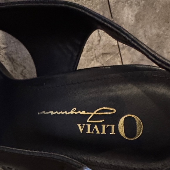 Elegant Black Leather Sandals - Picture 3 of 9